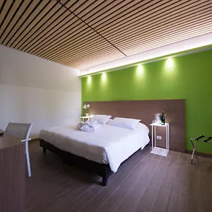 https://hotel-marelet.it-lombardy.com
